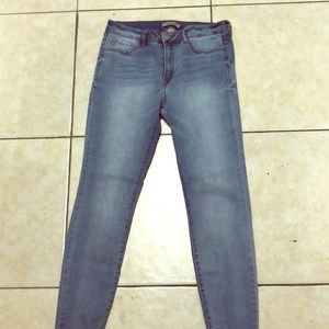 Light blue skinny jeans🤗